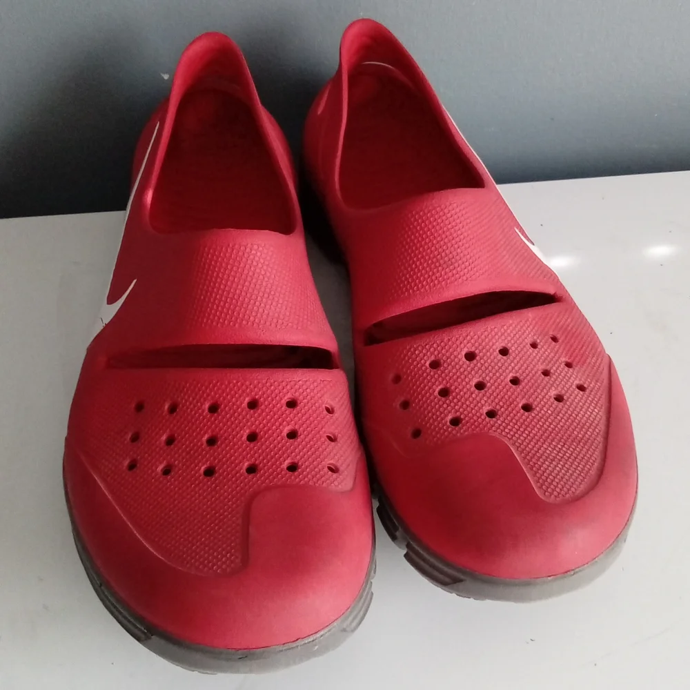 Nike Water Shoes Red‎ Slip On Athletic Aqua Clogs Mens size 15